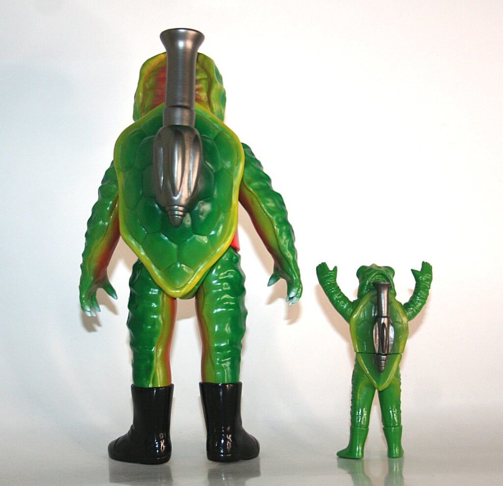 Medicom Kamen Rider V3 Kame Bazooka x Mini Sofubi Figure | Vicious Fun
