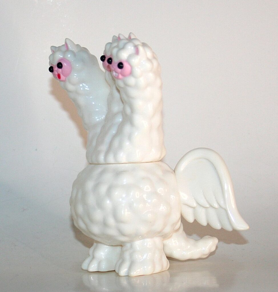 Art Junkie Snow White King Pacara Sofubi Figure | Vicious Fun
