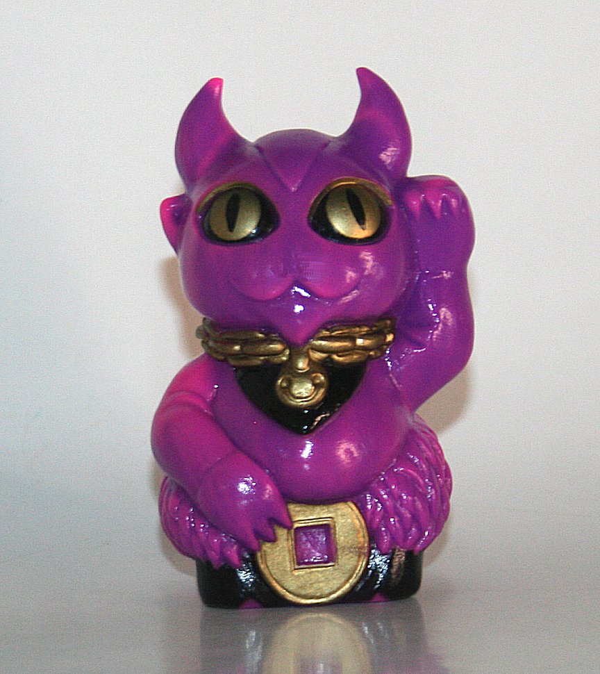 ソフビ　wonder gobrin Wonder Goblin Purple x Pink Maneki Dumpling — Vicious Fun