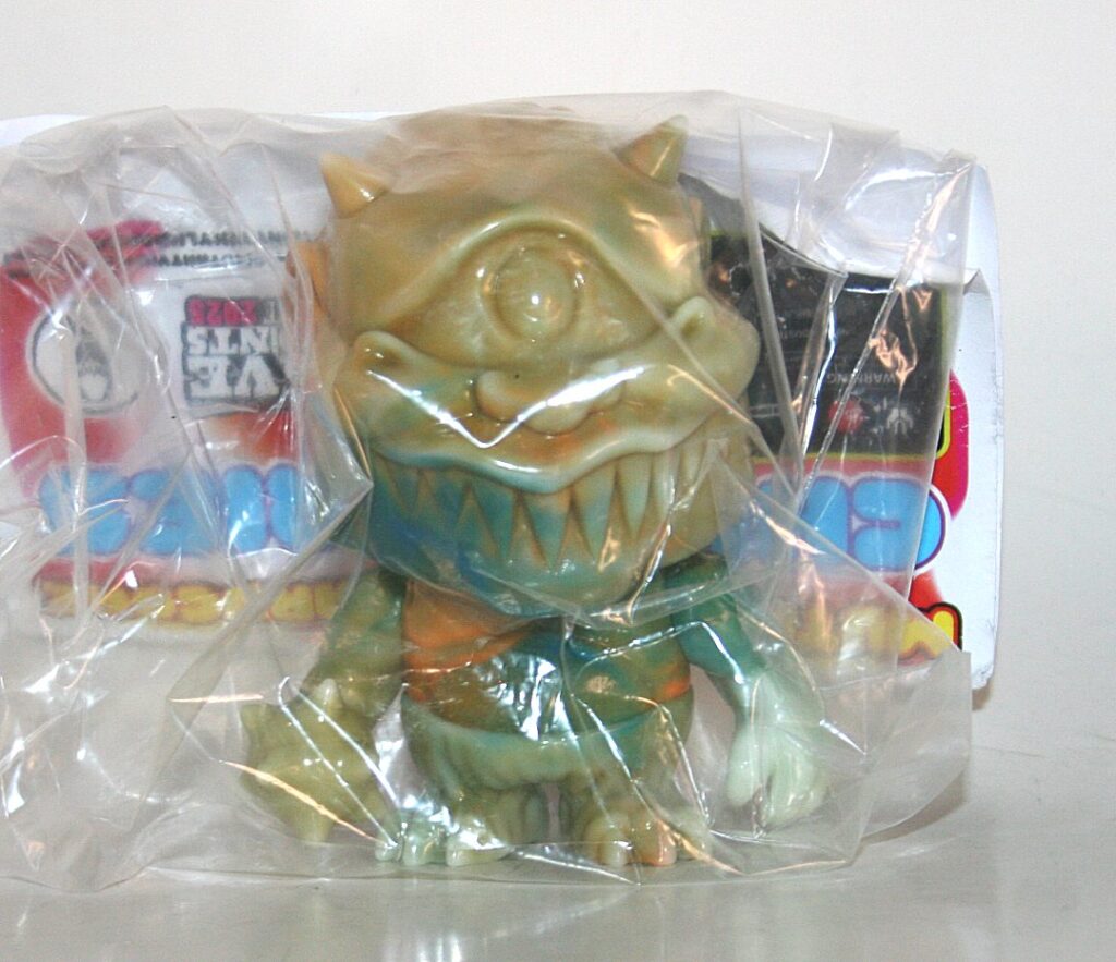 MVH x Unbox Marbled Madness 5 Points Chibi Ollie V2