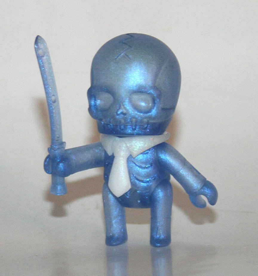 Skulltula Gaikochu Iridescent Blue Swordsman
