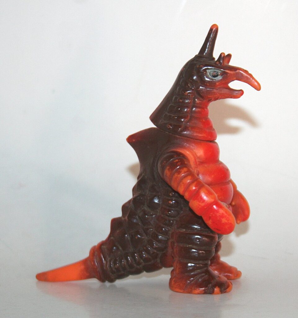 Marusan Vintage Orange Ultraman Vakishim